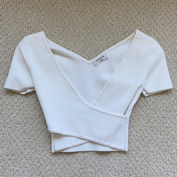 Aritzia Tops - 🤍Aritzia Cross Front Top